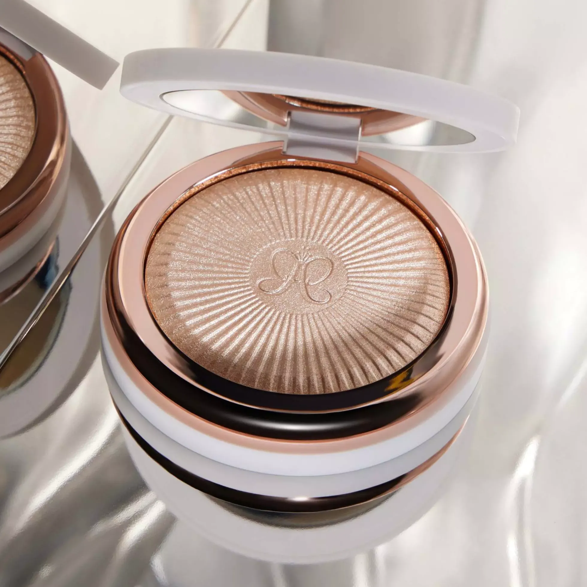 Anastasia Beverly Hills Glow Seeker Highlighter Ethereal