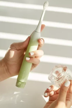 Be Lucent Prism Electric Sonic Toothbrush Mint