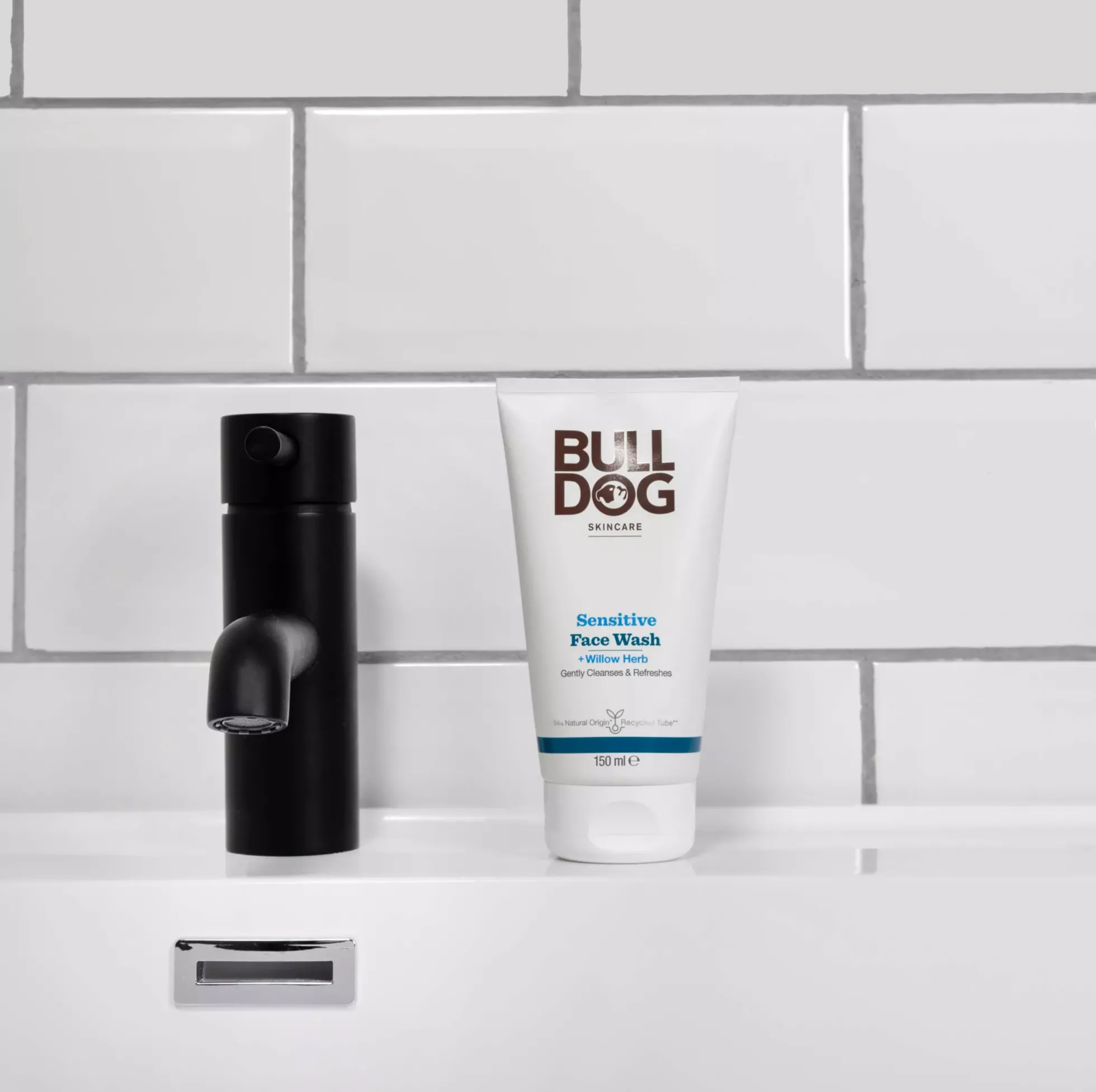 Bulldog Sensitive Face Wash 150 ml