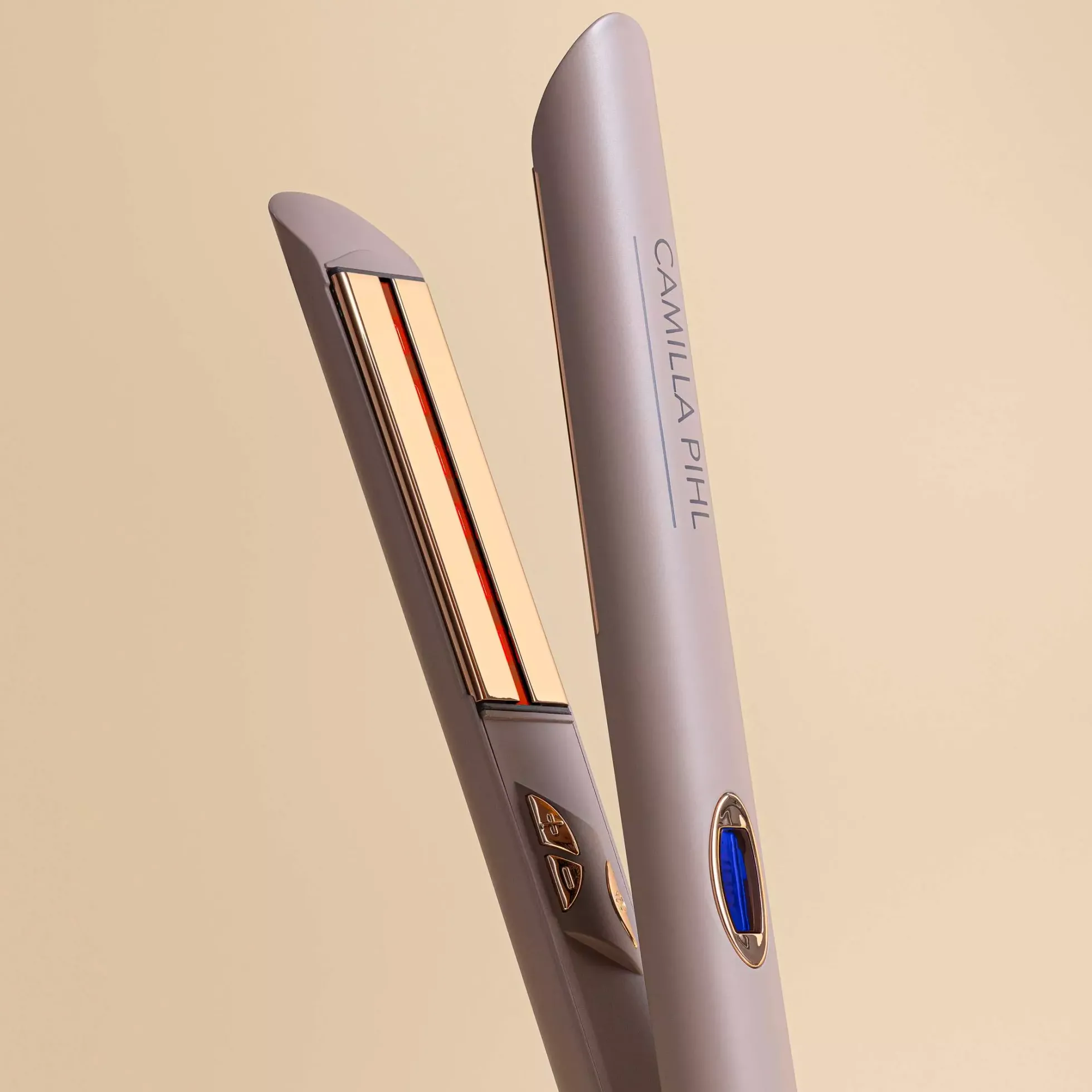 Camilla Pihl Cosmetics That IR Flat Iron