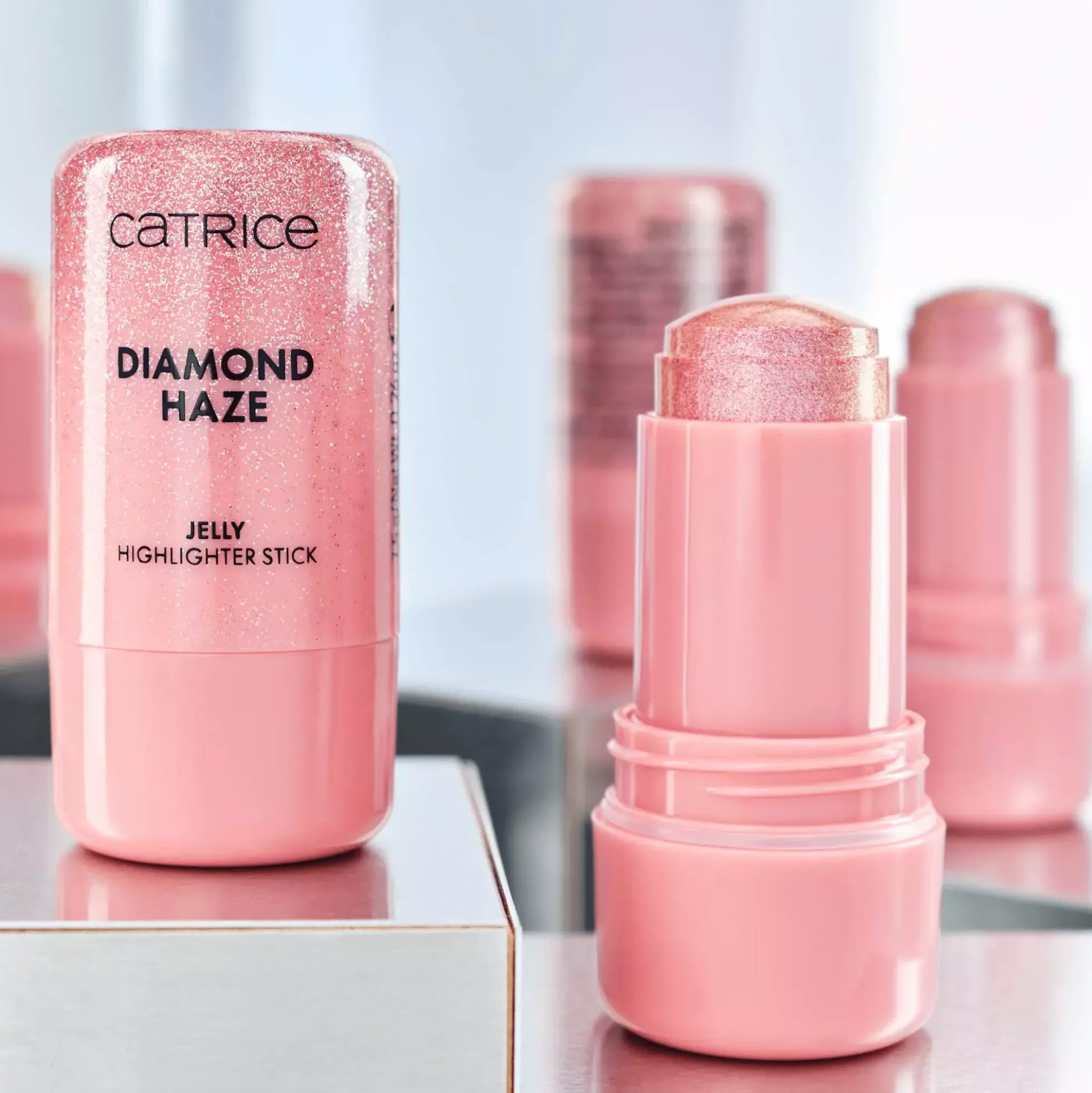 Catrice Diamond Haze Jelly Highlighter Stick 010 Born To Sparkle