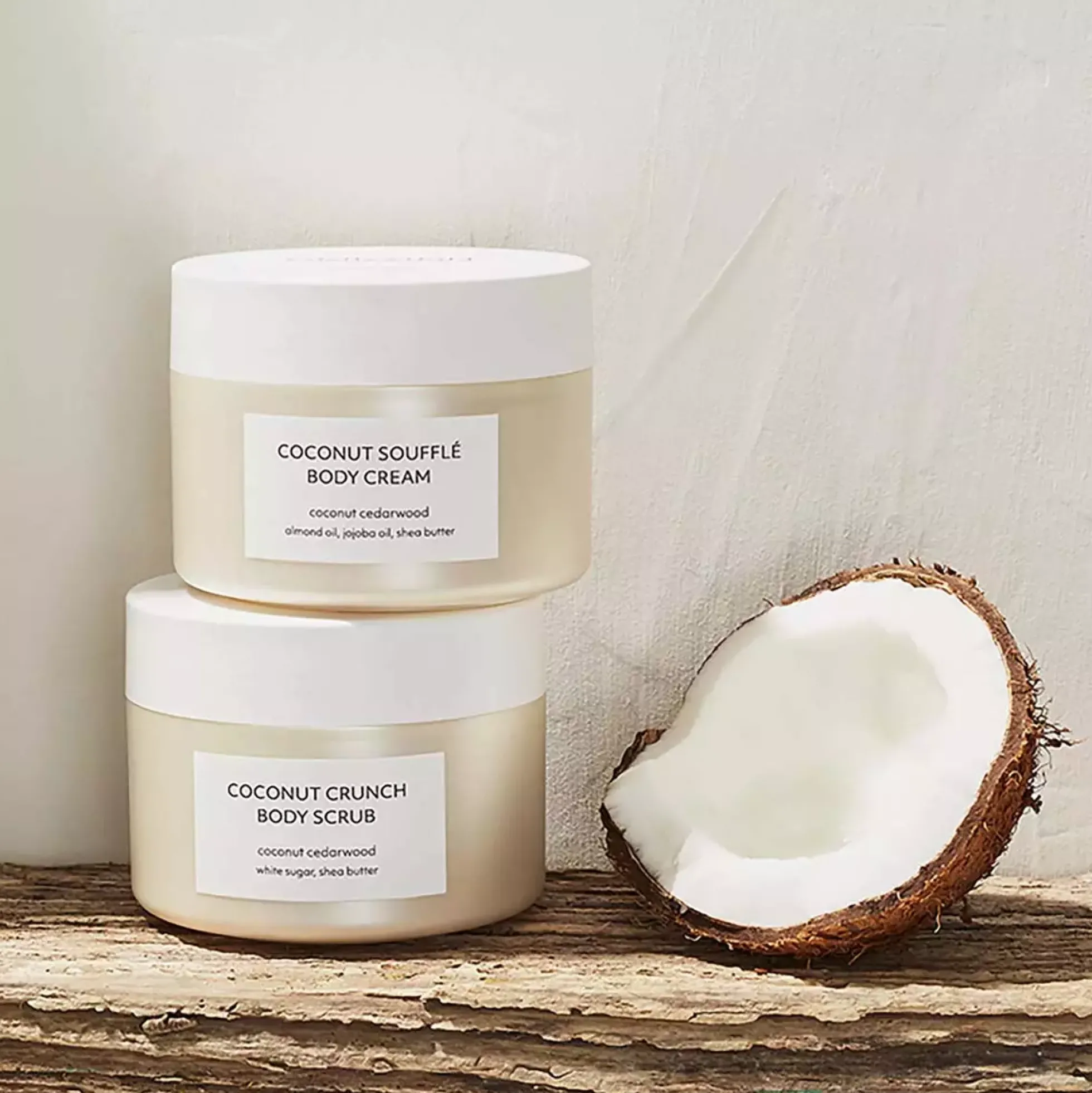 Estelle&Thild Organic BeautyCoconut Cedarwood Coconut Crunch Body Scrub 200 ml
