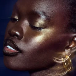 Fenty Beauty Diamond Bomb All Over Diamond Veil How Many Carats?