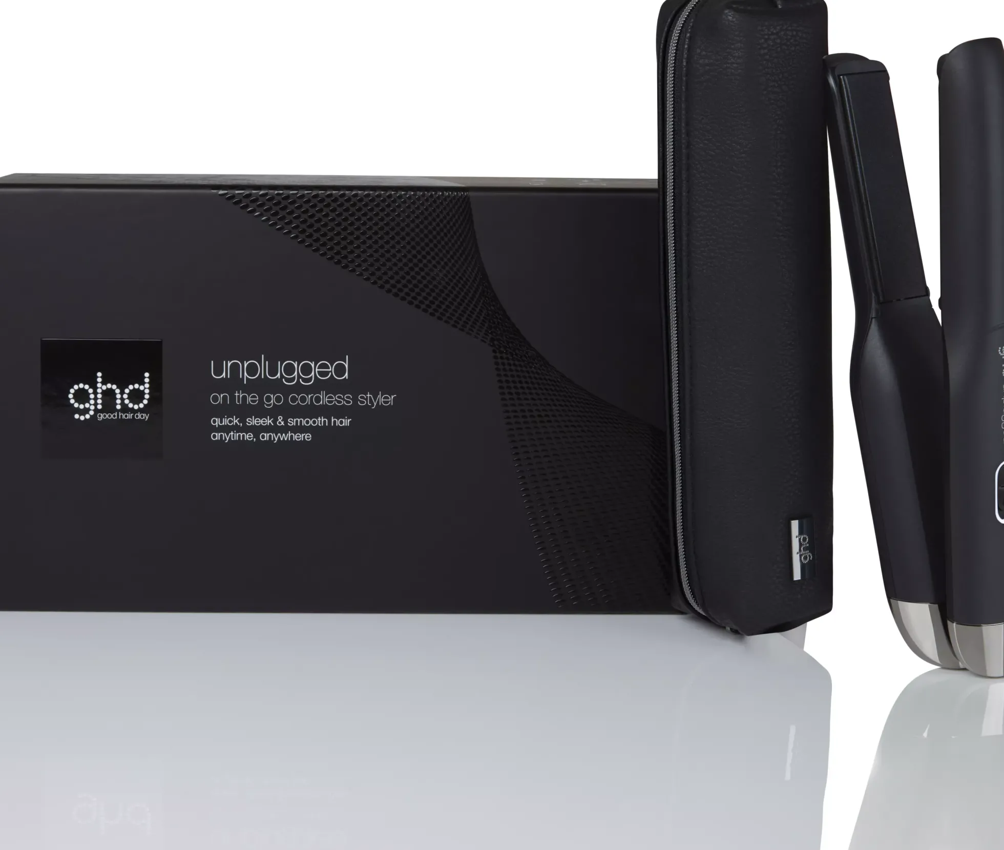 ghdUnplugged hair straightener in matte black