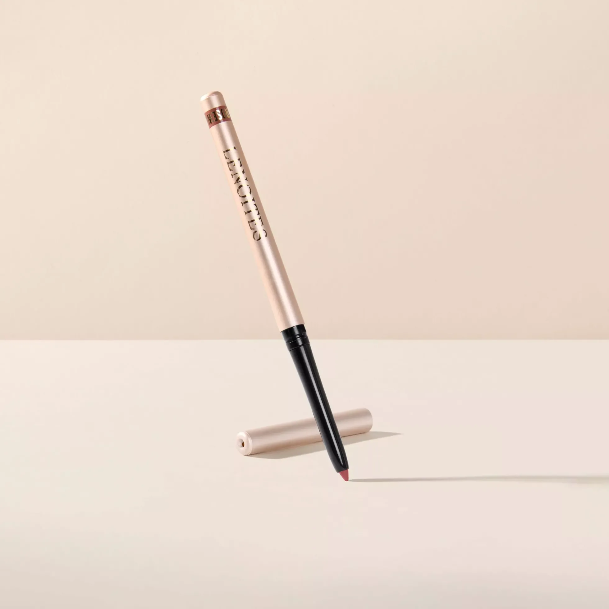 Lenoites Shape & Sculpt Lip Liner 210 Blush
