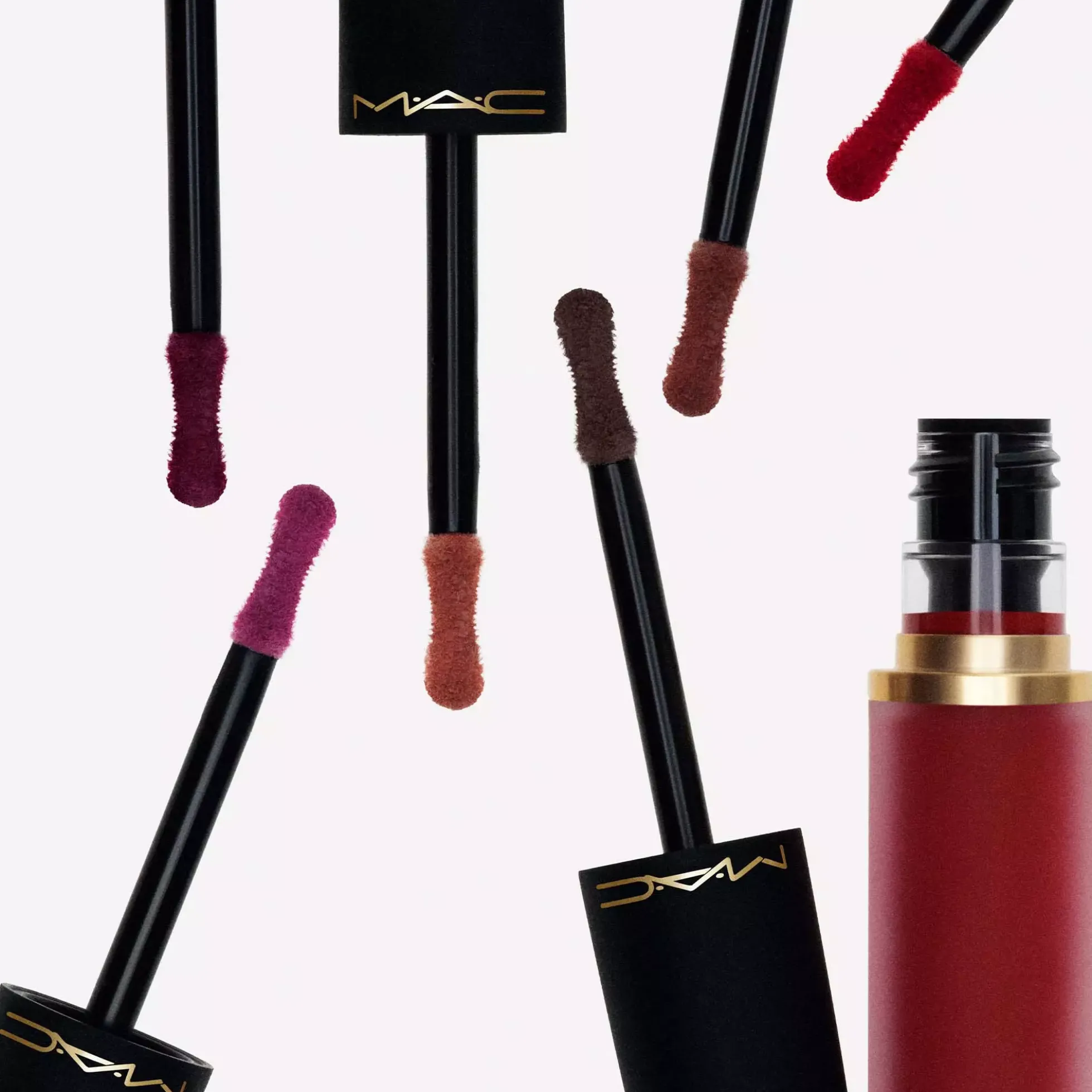 MAC CosmeticsPowder Kiss Lip + Cheek Mousse It's Personal