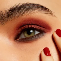 MAC CosmeticsPowder Kiss Powder Kiss Single Eyeshadow Strike A Pose