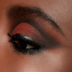 MAC CosmeticsPowder Kiss Powder Kiss Single Eyeshadow Strike A Pose