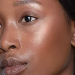 Make Up Store Make Up Store Iconic Radiance Highlighter 30 Golden Shimmer