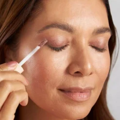 PÜR Cosmetics On Point Tint Creamy Eyeshadow & Primer with Peptides Cashmere