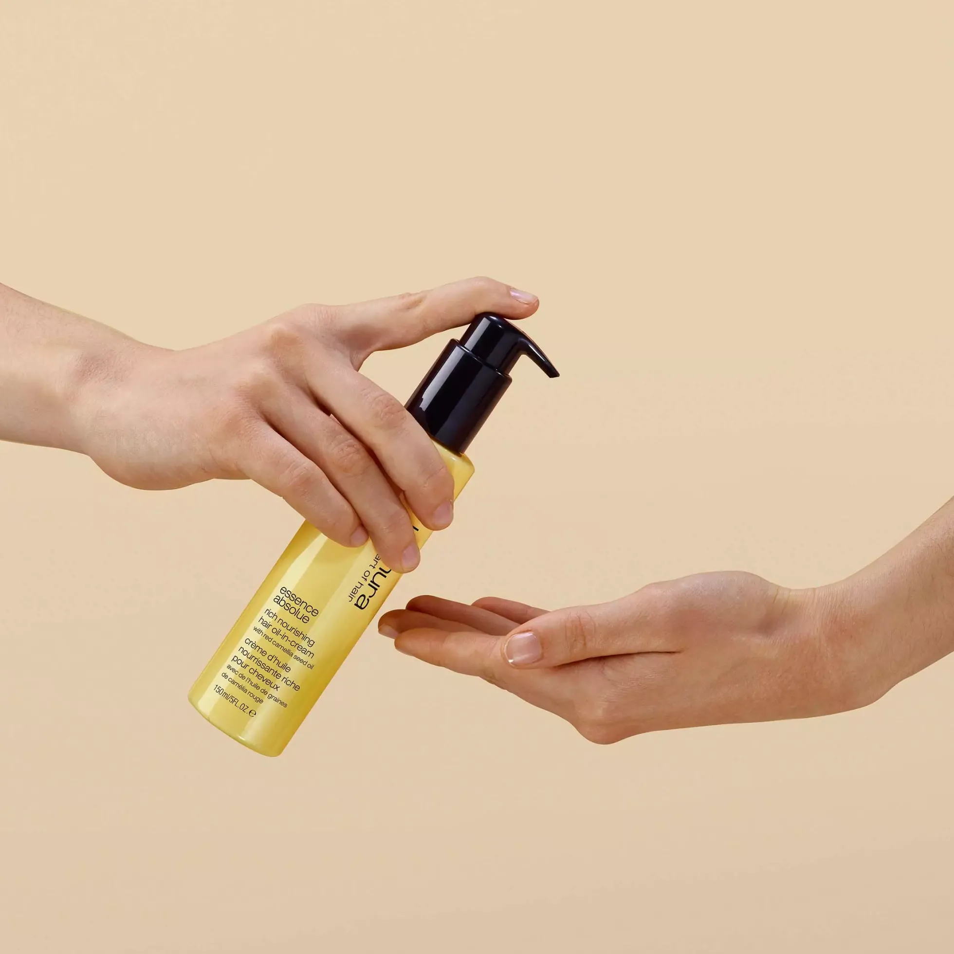 Shu UemuraEssence Absolue rich nourishing hair oil-in-cream 150 ml
