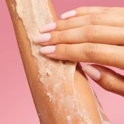 Soap & GlorySmoothie Star The Breakfast Scrub Oat, Sugar & Shea Body Scrub 300 ml