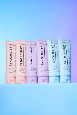 Tanologist Daily Glow Gradual Hydrating Light/Medium