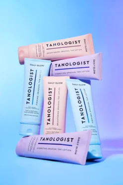 Tanologist Daily Glow Gradual Hydrating Light/Medium