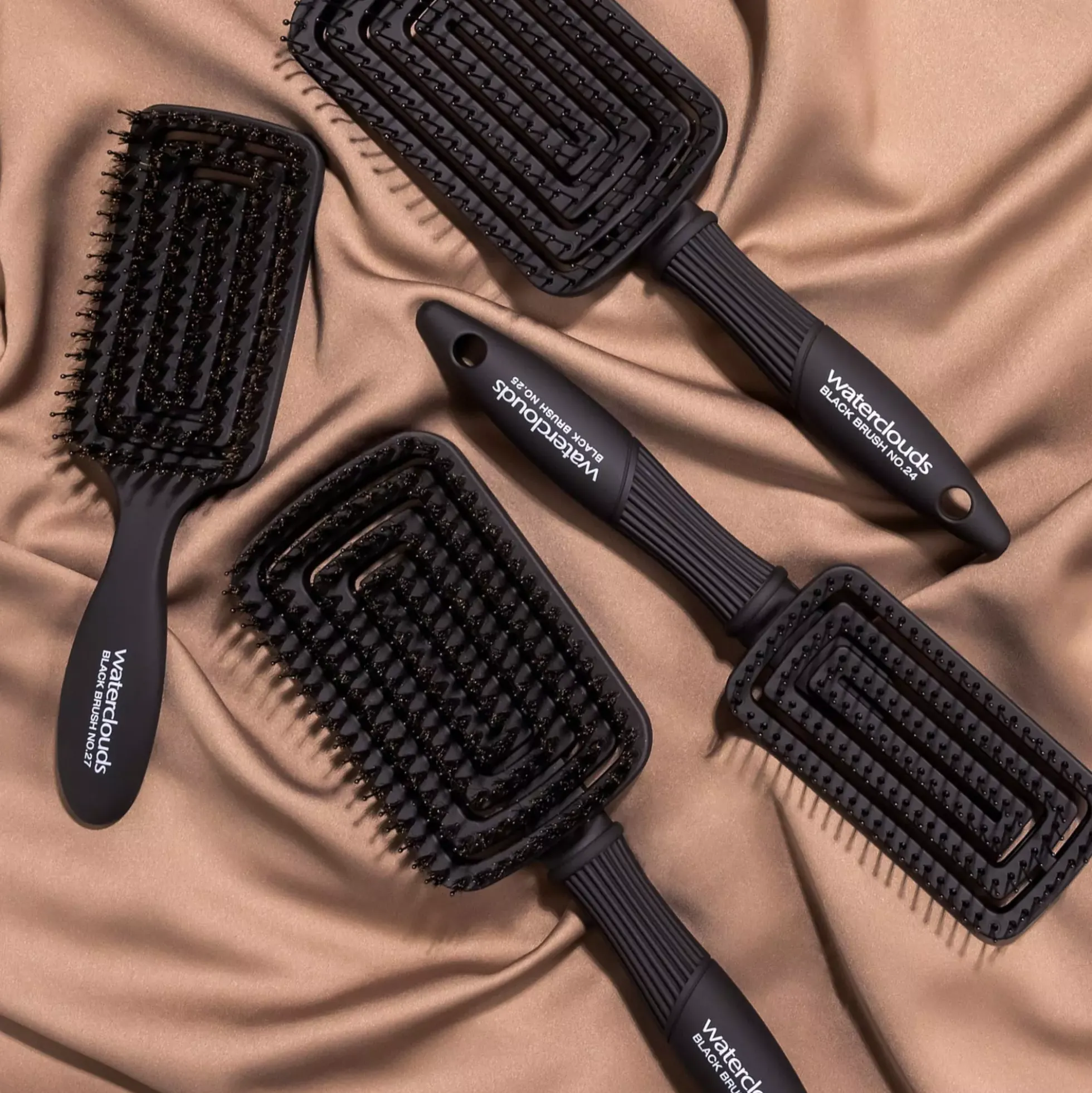 WatercloudsBlack Brush No.24 Flexi Vent Brush L