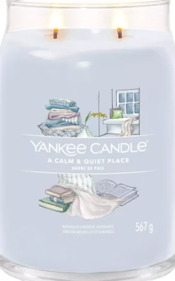 Yankee CandleA Calm & Quiet Place Signature Jar Medium